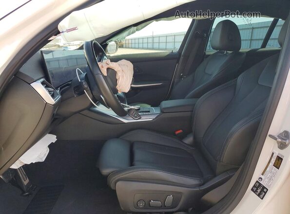 3MW49FF09R8E15352 2024 BMW M3 White Vista interior delantera