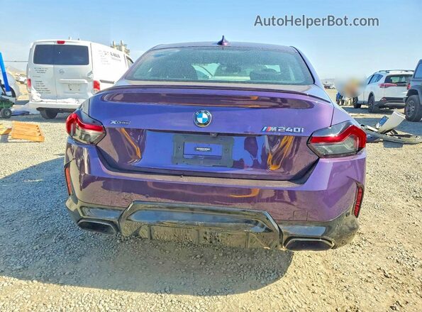 3MW53CM02N8C61584 2022 BMW M2 Purple Rear view