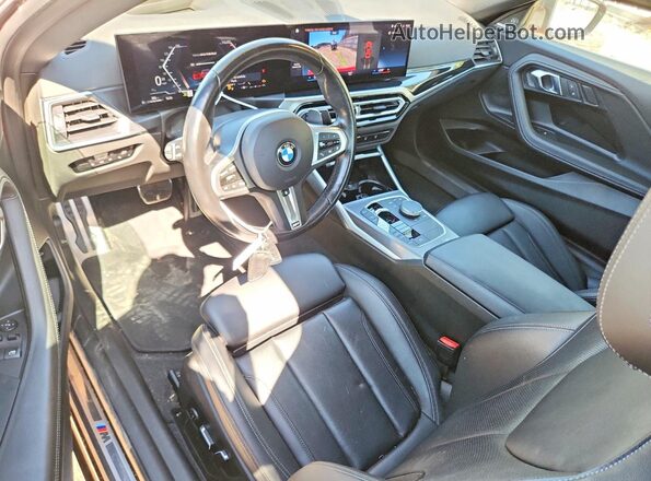 3MW53CM03R8E11692 2024 BMW M2 Red წინა პანელის ხედი