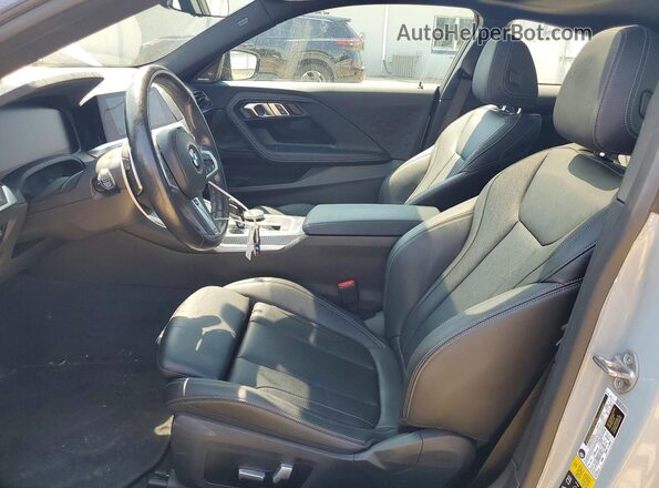 3MW53CM07N8C63444 2022 BMW M2 Gray Front interior view
