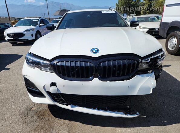 3MW5P7J05N8C52264 2022 BMW 3 SERIES White Widok z przodu