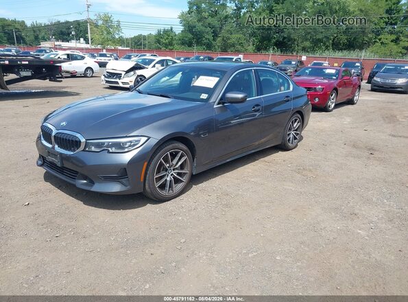 3MW5P9J02N8C23624 2022 BMW 3 SERIES Gray წინა მარცხენა ხედი სამი მეოთხედიდან
