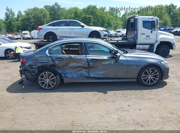 3MW5P9J02N8C23624 2022 BMW 3 SERIES Gray უკანა სალონის ხედი