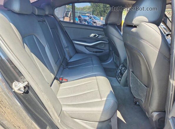 3MW5R1J00L8B05614 2020 BMW 3 SERIES Black Widok tylnych siedzeń