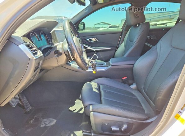 3MW5R1J06L8B32879 2020 BMW 3 SERIES White Vista interior delantera