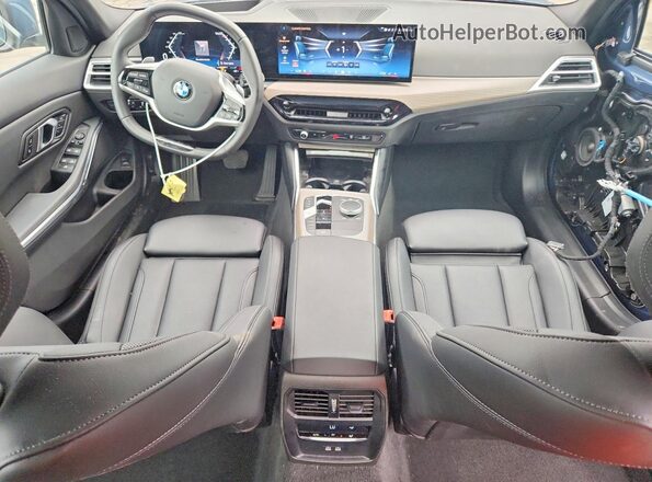 3MW69CW03S8F55152 2025 BMW 3 SERIES Blue Widok deski rozdzielczej
