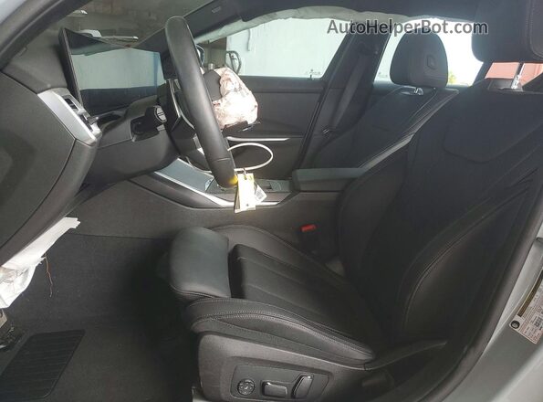 3MW69CW0XS8F16591 2025 BMW 3 SERIES White Front interior view