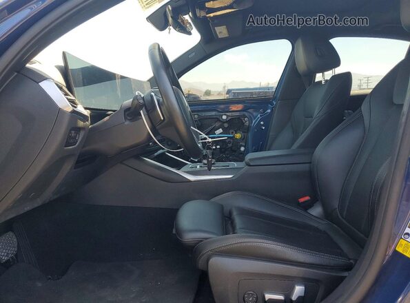 3MW69FF00P8D57993 2023 BMW 3 SERIES Blue Front interior view