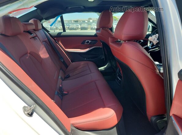 3MW69FF07R8E32904 2024 BMW 3 SERIES White Rear seats view