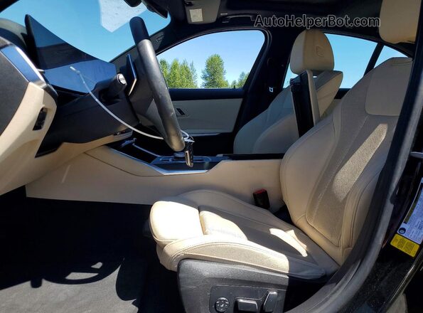 3MW69FF08R8E11771 2024 BMW 3 SERIES Black Widok wnętrza z przodu