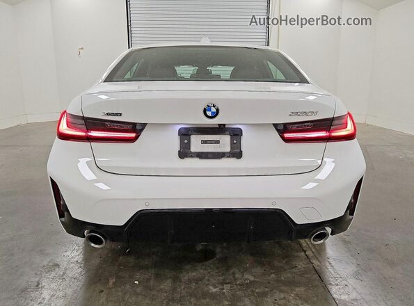 3MW89CW02T8F88699 2026 BMW 3 SERIES White Հետևի տեսք