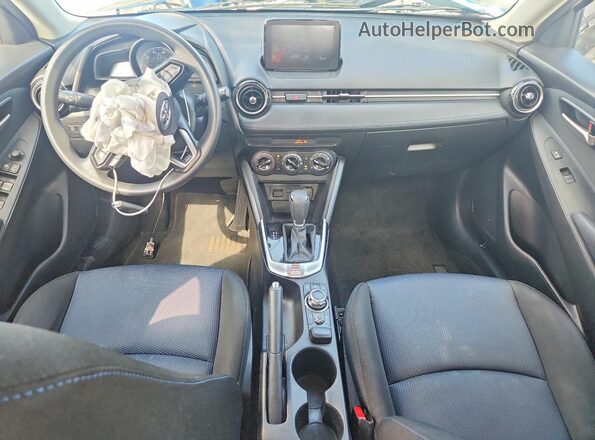 3MYDLBJV9LY703154 2020 TOYOTA YARIS White Առջևի վահանակի տեսք