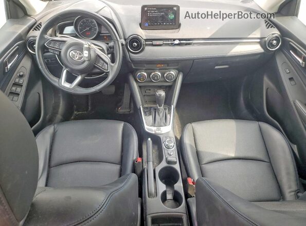 3MYDLBJVXLY710338 2020 TOYOTA YARIS Gray Առջևի վահանակի տեսք