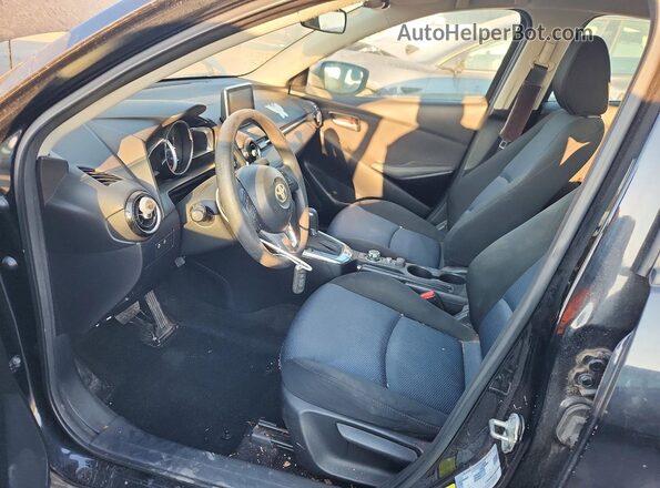 3MYDLBYV0HY162461 2017 TOYOTA YARIS Black Engine compartment view