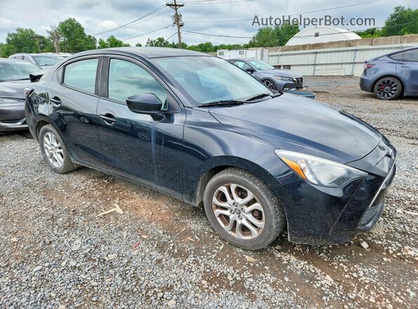 3MYDLBYV0HY164484 2017 TOYOTA YARIS Черный Передняя правая четверть
