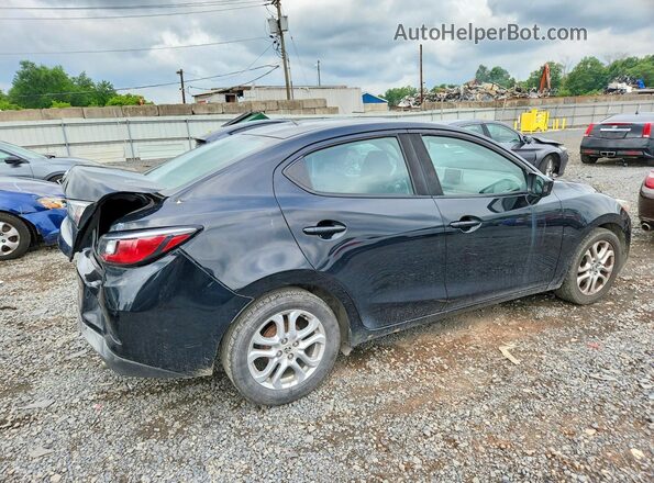 3MYDLBYV0HY164484 2017 TOYOTA YARIS Черный Задняя правая четверть