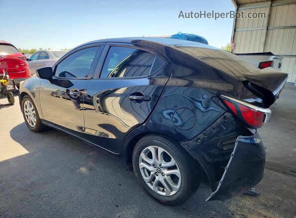 3MYDLBYV0HY170303 2017 TOYOTA YARIS Black Tył lewy