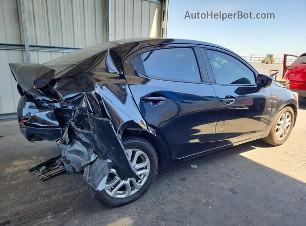 3MYDLBYV0HY170303 2017 TOYOTA YARIS Black Tył prawy