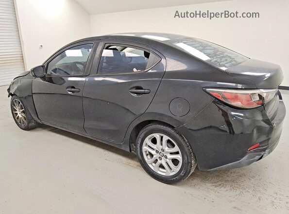 3MYDLBYV0HY176456 2017 TOYOTA YARIS Black Rear left