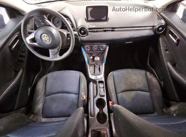 3MYDLBYV0HY176456 2017 TOYOTA YARIS Black Dashboard view