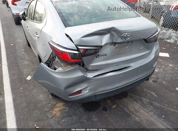 3MYDLBYV0HY183522 2017 TOYOTA YARIS IA Silver წინა ხედი