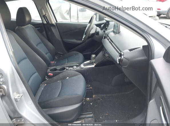 3MYDLBYV0HY183522 2017 TOYOTA YARIS IA Silver წინა სალონის ხედი
