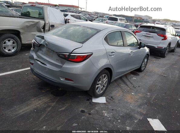 3MYDLBYV0HY183522 2017 TOYOTA YARIS IA Silver უკანა მარჯვენა
