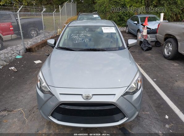 3MYDLBYV0HY183522 2017 TOYOTA YARIS IA Silver ხელსაწყოთა პანელის ხედი