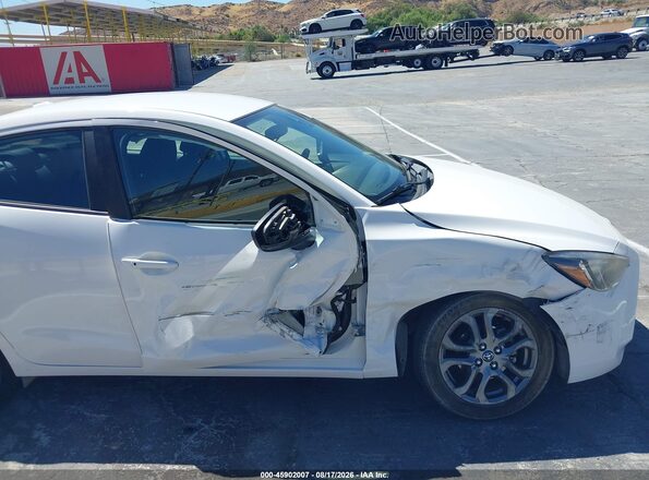 3MYDLBYV0KY525459 2019 TOYOTA YARIS White წინა ხედი