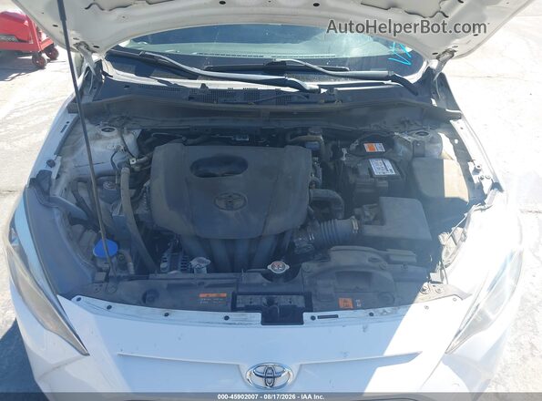 3MYDLBYV0KY525459 2019 TOYOTA YARIS White უკანა ხედი