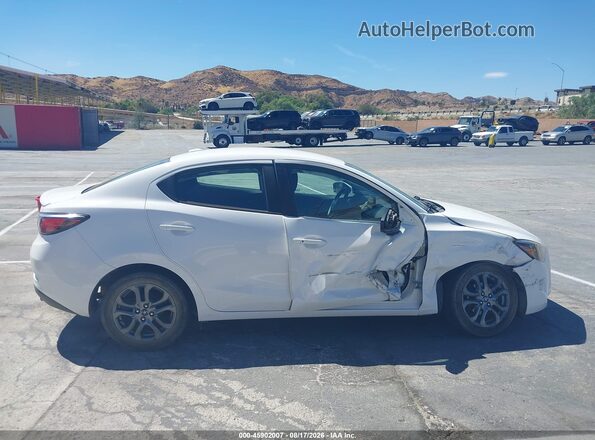 3MYDLBYV0KY525459 2019 TOYOTA YARIS White უკანა სალონის ხედი