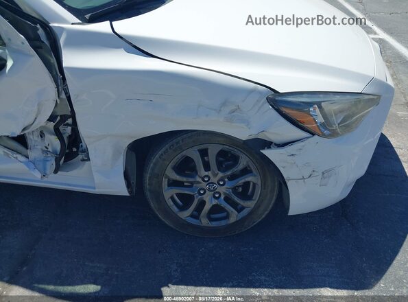 3MYDLBYV0KY525459 2019 TOYOTA YARIS White 