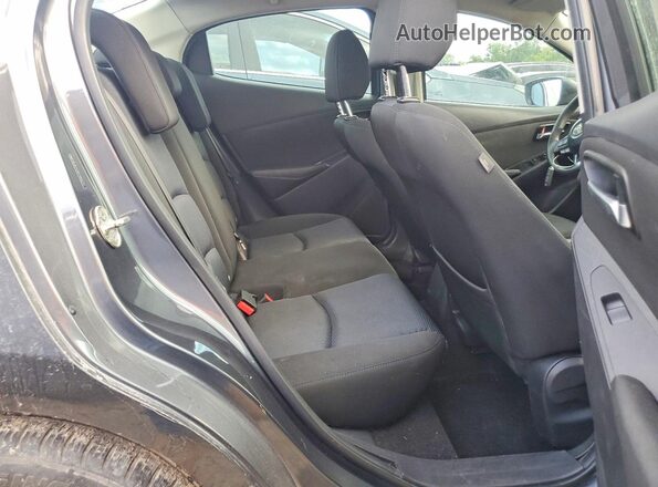 3MYDLBYV1HY196277 2017 TOYOTA YARIS Gray უკანა სავარძლების ხედი