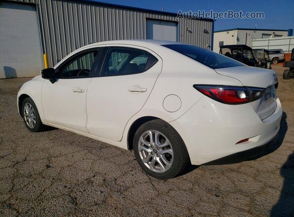 3MYDLBYV1JY303057 2018 TOYOTA YARIS White უკანა მარცხენა