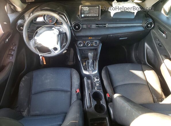 3MYDLBYV1JY303057 2018 TOYOTA YARIS White წინა პანელის ხედი