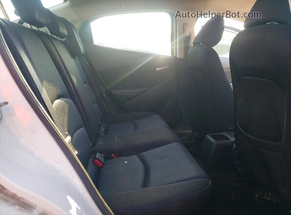 3MYDLBYV1JY303057 2018 TOYOTA YARIS White უკანა სავარძლების ხედი