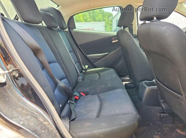 3MYDLBYV1KY507634 2019 TOYOTA YARIS Black Vista de los asientos traseros