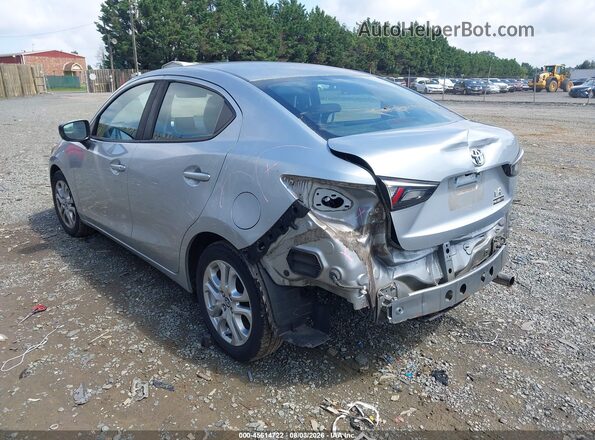 3MYDLBYV2HY168892 2017 TOYOTA YARIS IA Silver Tył lewy