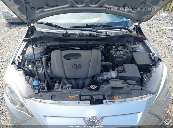 3MYDLBYV2HY168892 2017 TOYOTA YARIS IA Silver Widok z tyłu