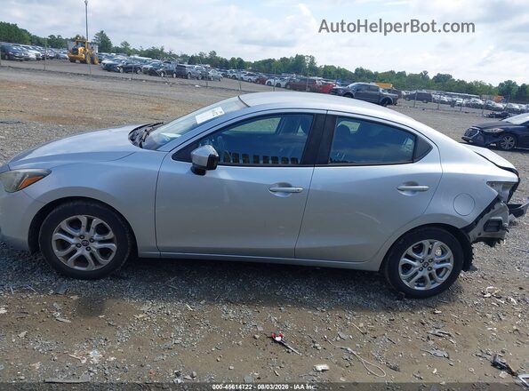 3MYDLBYV2HY168892 2017 TOYOTA YARIS IA Silver 