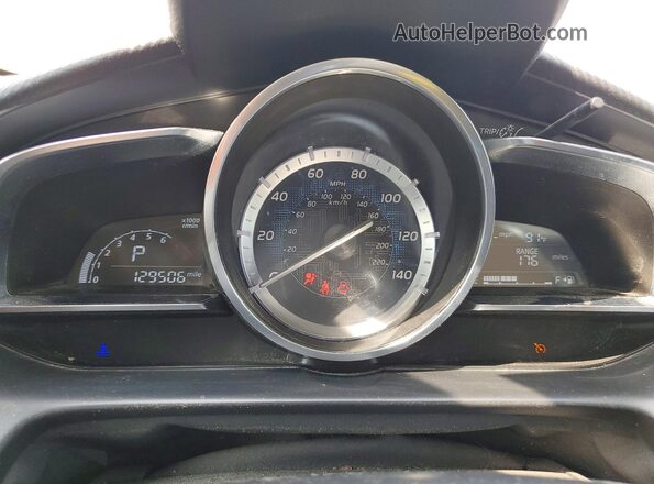 3MYDLBYV2HY195896 2017 TOYOTA YARIS Black Вид щитка приладів