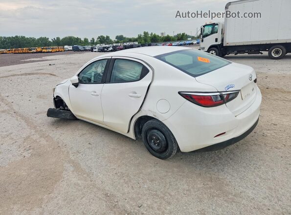 3MYDLBYV2JY308686 2018 TOYOTA YARIS White Rear left