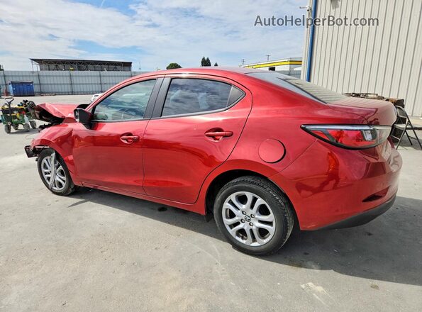 3MYDLBYV2JY320112 2018 TOYOTA YARIS Red Rear left