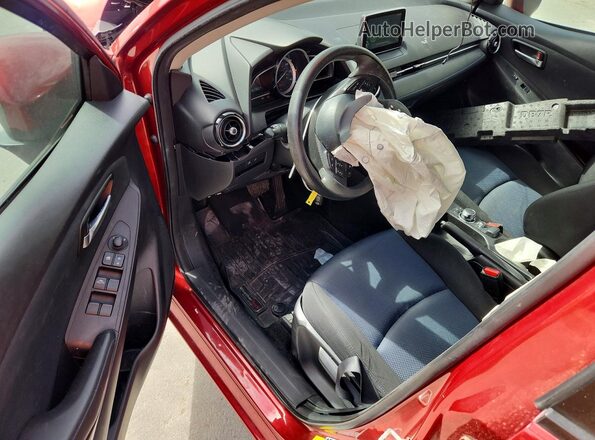 3MYDLBYV2JY320112 2018 TOYOTA YARIS Red Dashboard view