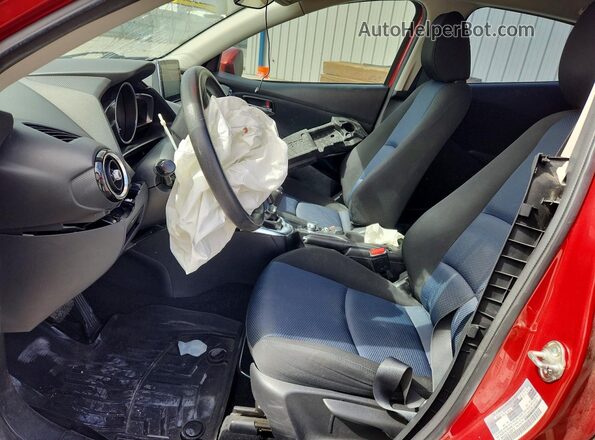 3MYDLBYV2JY320112 2018 TOYOTA YARIS Red Front interior view