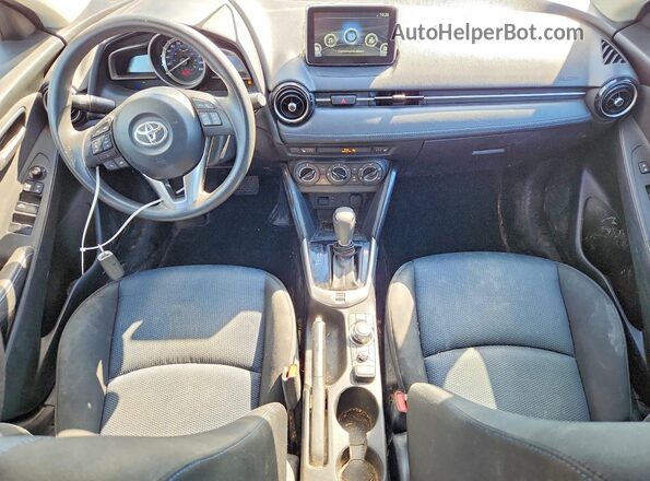 3MYDLBYV3GY125287 2016 TOYOTA YARIS Blue წინა პანელის ხედი