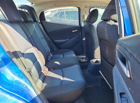 3MYDLBYV3GY125287 2016 TOYOTA YARIS Blue უკანა სავარძლების ხედი