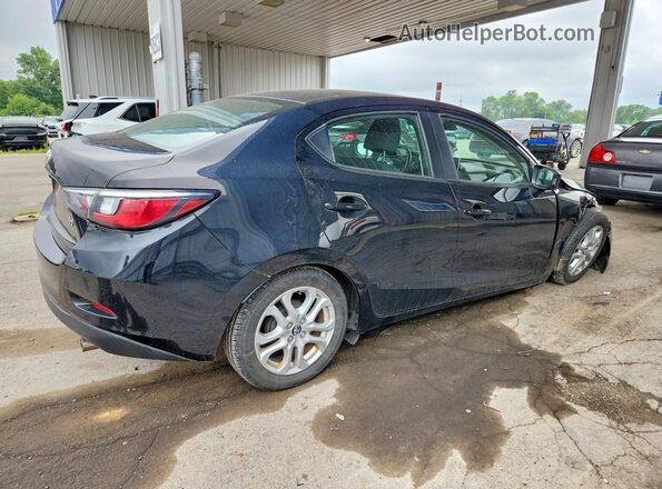 3MYDLBYV3HY171946 2017 TOYOTA YARIS Gray უკანა მარჯვენა