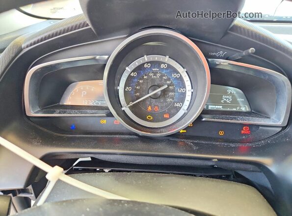 3MYDLBYV3HY195227 2017 TOYOTA YARIS Silver Vista del cuadro de instrumentos