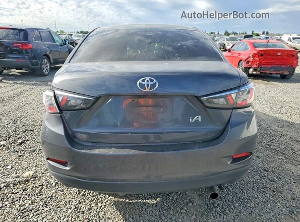 3MYDLBYV3JY305926 2018 TOYOTA YARIS Gray Widok z tyłu